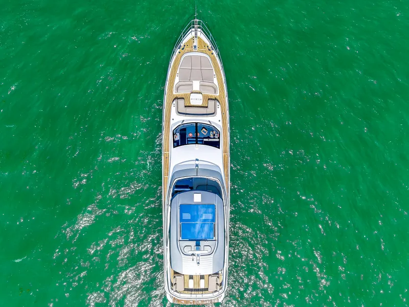 Slide: The Image of Azimut 78 FLY 2025 - 16