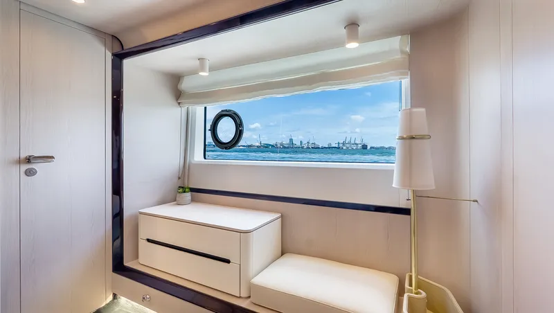 Slide: The Image of Azimut 78 FLY 2025 - 20