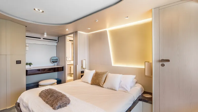 Slide: The Image of Azimut 78 FLY 2025 - 21