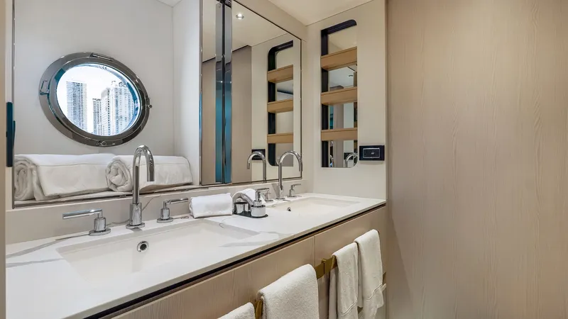 Slide: The Image of Azimut 78 FLY 2025 - 24