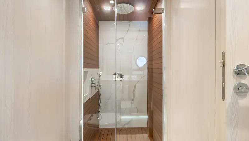 Slide: The Image of Azimut 78 FLY 2025 - 25