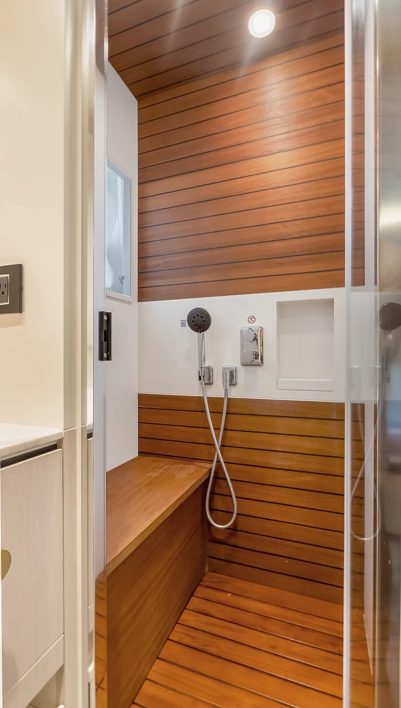 Slide: The Image of Azimut 78 FLY 2025 - 30