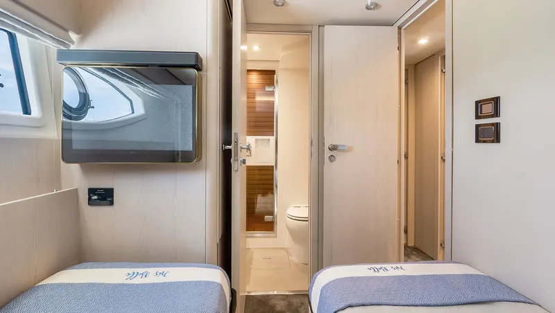 Slide: The Image of Azimut 78 FLY 2025 - 35