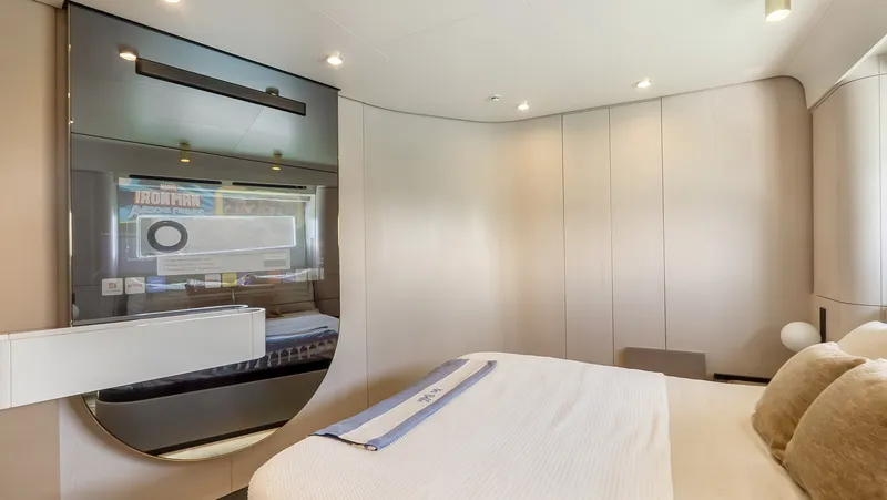 Slide: The Image of Azimut 78 FLY 2025 - 38