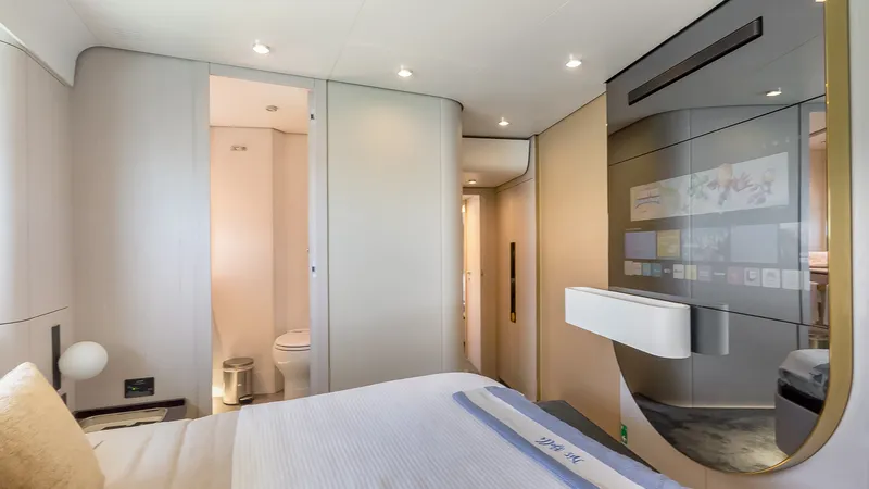 Slide: The Image of Azimut 78 FLY 2025 - 39