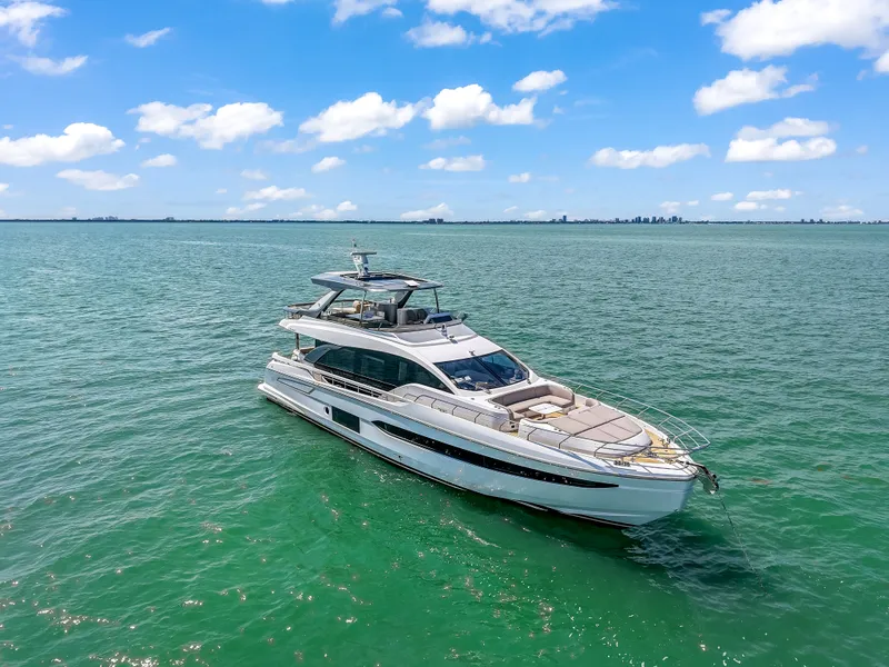 Slide: The Image of Azimut 78 FLY 2025 - 4