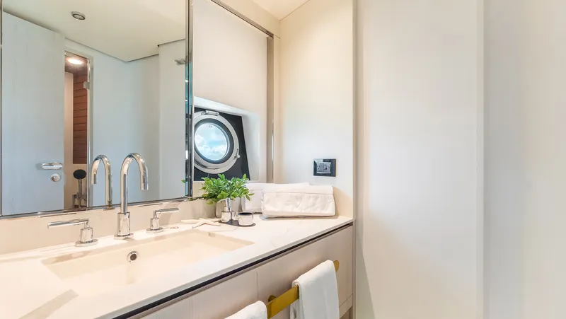 Slide: The Image of Azimut 78 FLY 2025 - 43