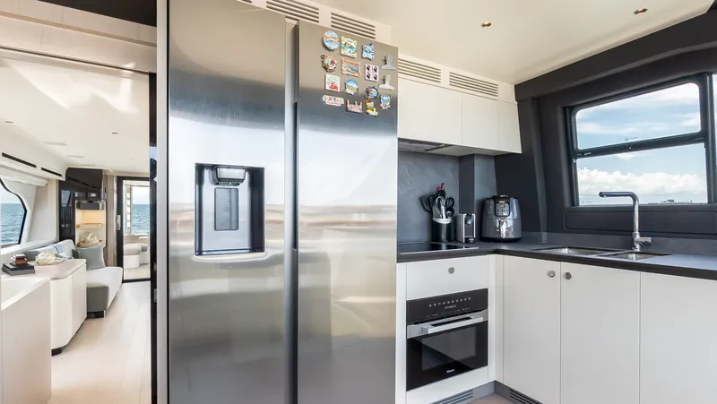 Slide: The Image of Azimut 78 FLY 2025 - 52