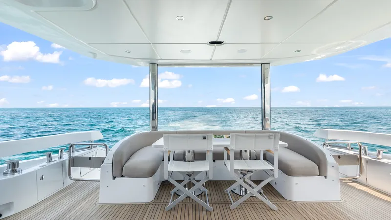 Slide: The Image of Azimut 78 FLY 2025 - 62