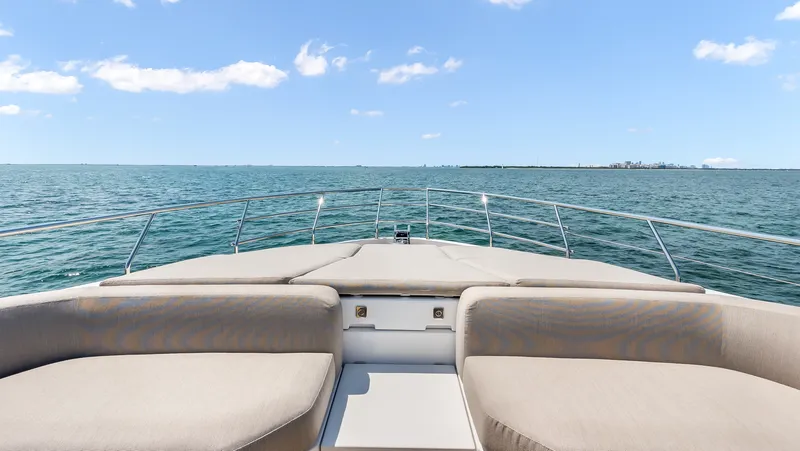 Slide: The Image of Azimut 78 FLY 2025 - 70