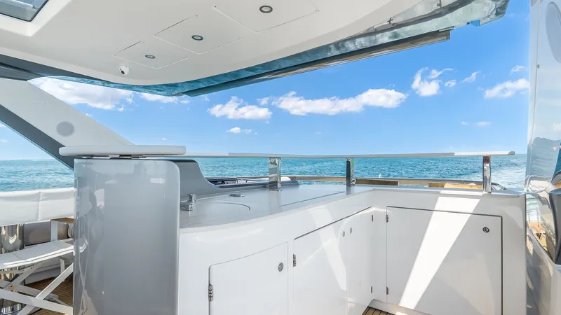 Slide: The Image of Azimut 78 FLY 2025 - 74