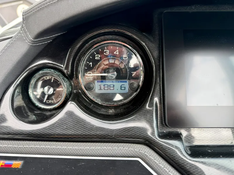 Slide: The Image of Monterey 275 SS 2021 - 10