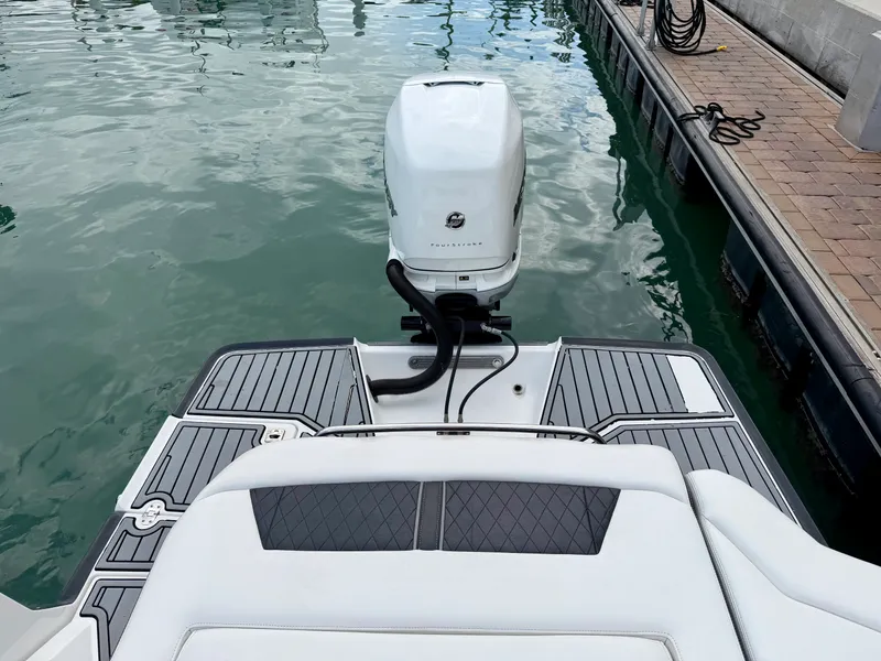 Slide: The Image of Monterey 275 SS 2021 - 15