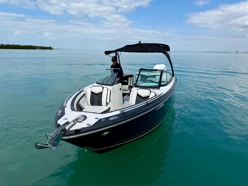 Slide: The Image of Monterey 275 SS 2021 - 21