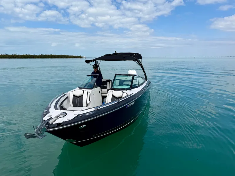 Slide: The Image of Monterey 275 SS 2021 - 23