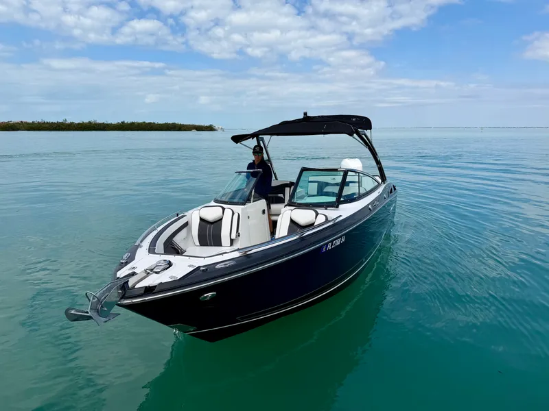 Slide: The Image of Monterey 275 SS 2021 - 24