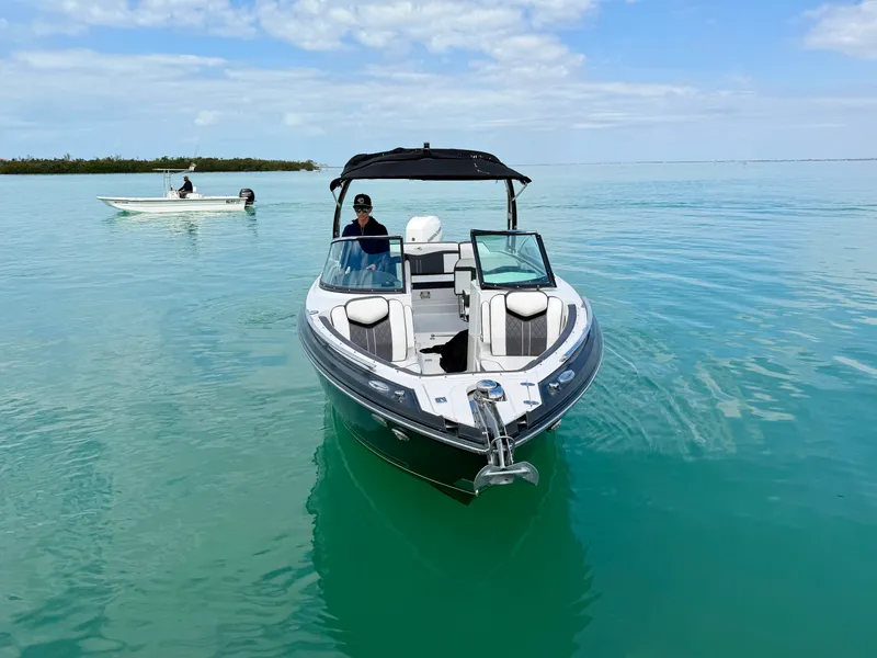 Slide: The Image of Monterey 275 SS 2021 - 8