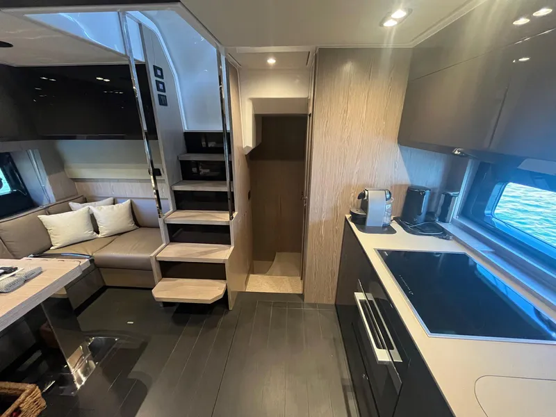 Slide: The Image of Azimut ATLANTIS 51 2025 - 24