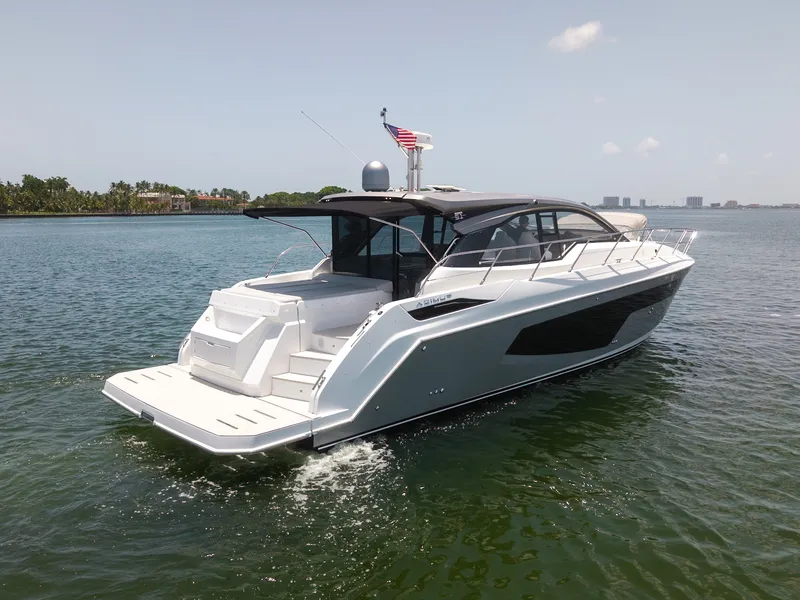 Slide: The Image of Azimut ATLANTIS 51 2025 - 5