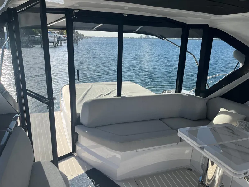 Slide: The Image of Azimut ATLANTIS 51 2025 - 6