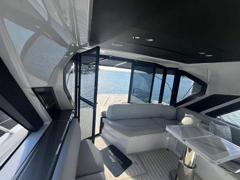 Slide: The Image of Azimut ATLANTIS 51 2025 - 9