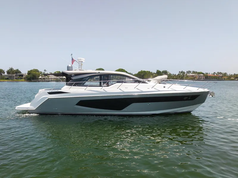 Slide: The Image of Azimut ATLANTIS 51 2025 - 3