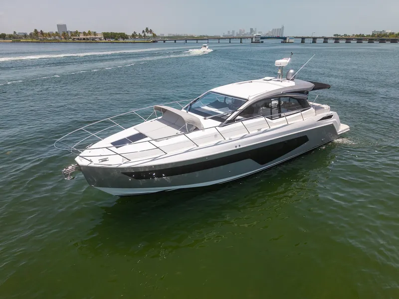 Slide: The Image of Azimut ATLANTIS 51 2025 - 4