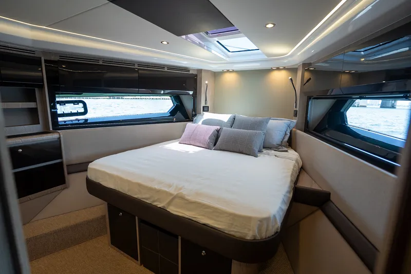 Slide: The Image of Azimut ATLANTIS 51 2025 - 12