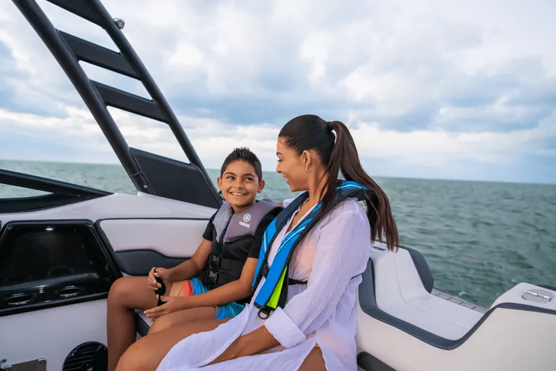 Slide: The Image of Yamaha 195S 2025 - 11