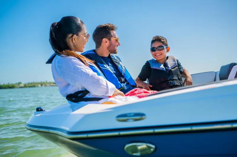 Slide: The Image of Yamaha 195S 2025 - 17