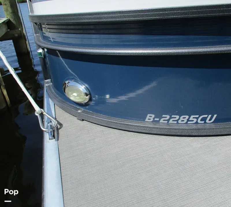 Slide: The Image of MODEL # 2285 CU & DOCKING LIGHTS - 16623245