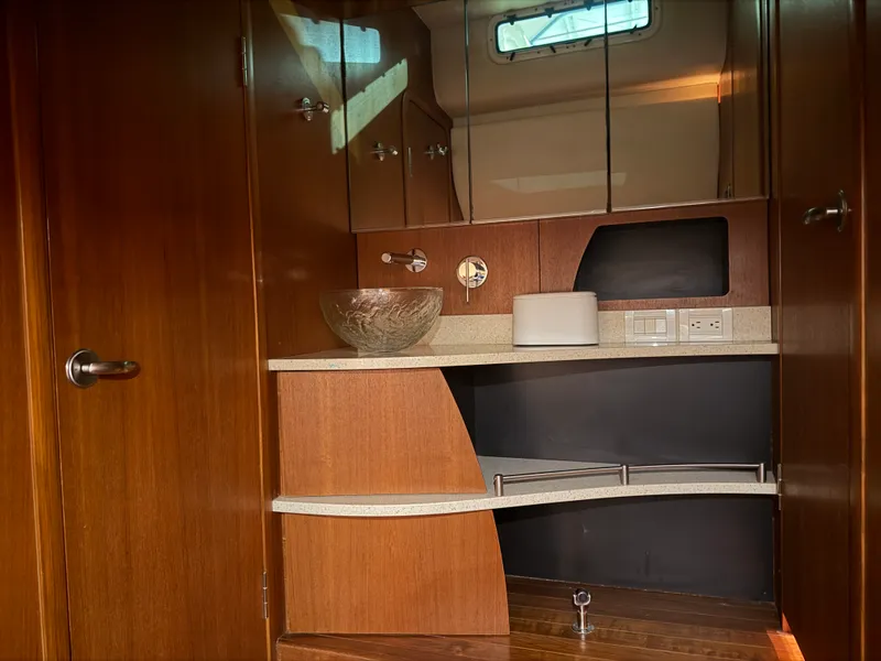 Slide: The Image of Tiara 4300 SOVRAN 2008 - 21