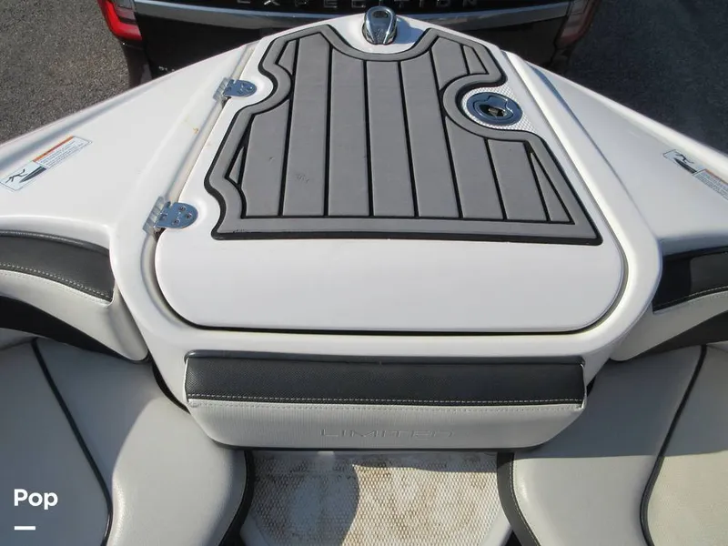 Slide: The Image of Yamaha 242 Limited S 2019 - 16654448