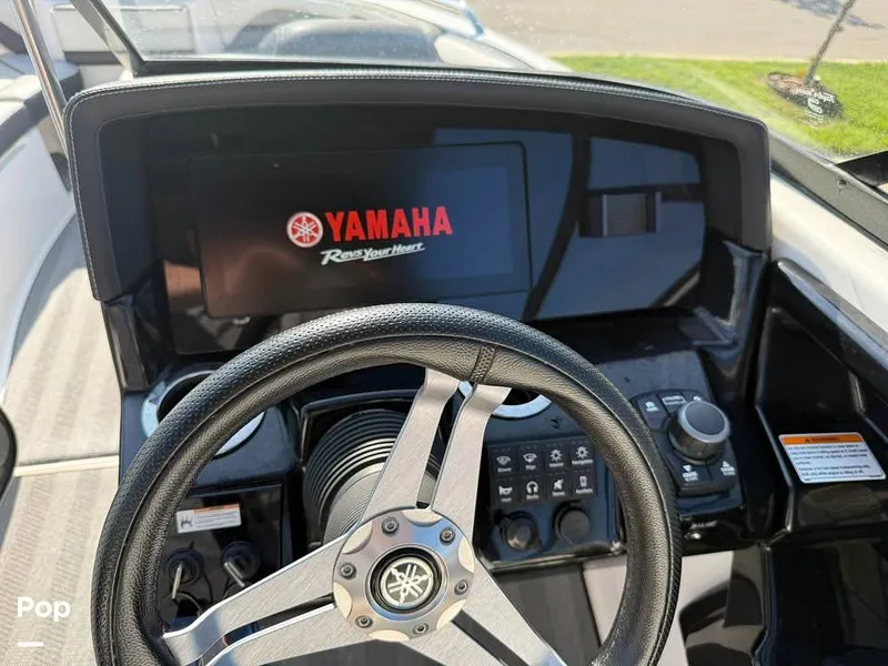 Slide: The Image of Yamaha 242 Limited S 2019 - 16621074