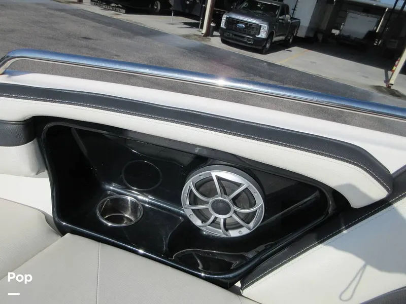Slide: The Image of Yamaha 242 Limited S 2019 - 16654445