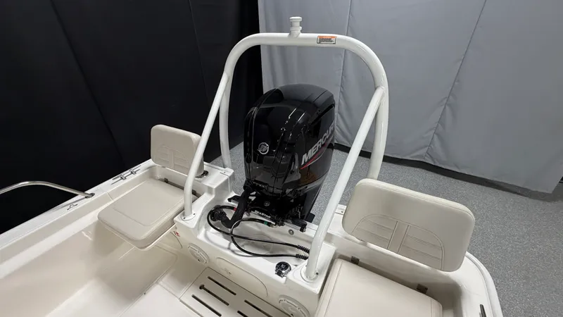 Slide: The Image of Boston Whaler 170 Montauk 2026 - 13