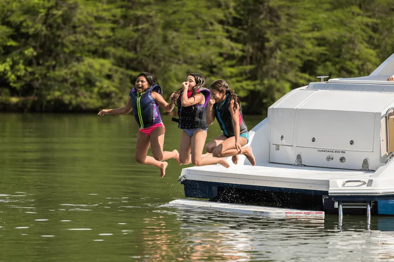 Slide: The Image of Sea Ray Sundancer 320 2026 - 56