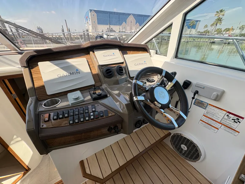 Slide: The Image of Cruisers 450 CANTIUS 2015 - 14