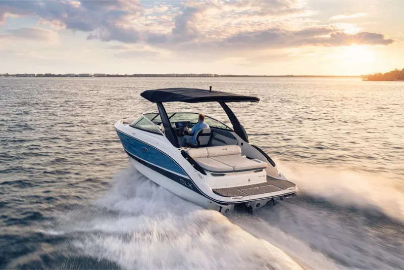 Slide: The Image of Sea Ray SLX 260 2026 - 5