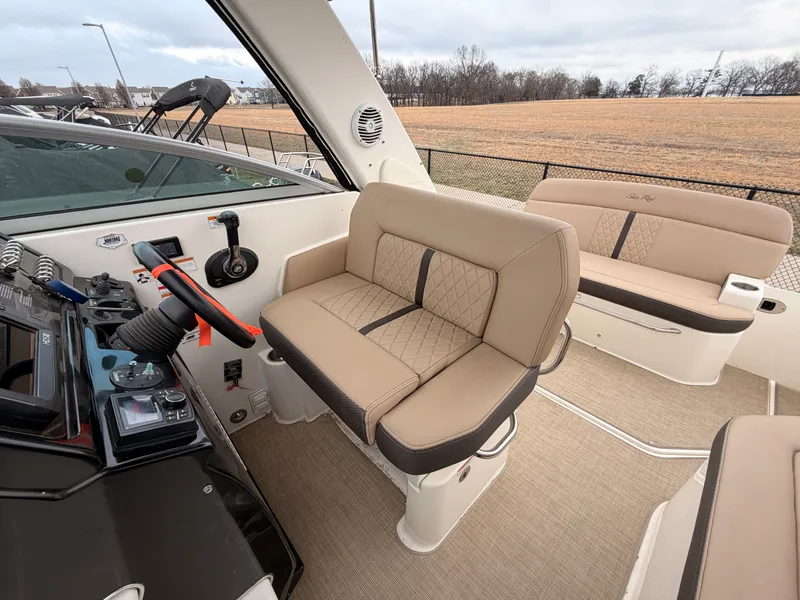 Slide: The Image of Sea Ray 260 SUNDANCER 2017 - 10