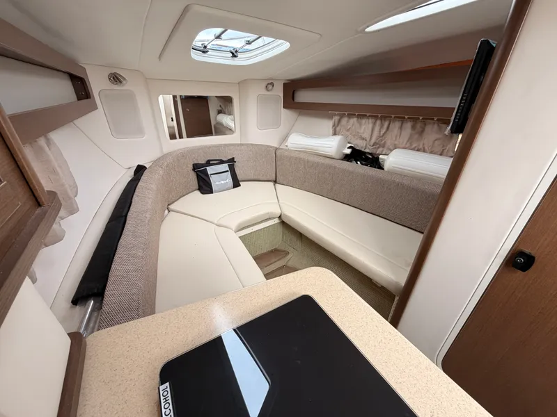 Slide: The Image of Sea Ray 260 SUNDANCER 2017 - 16