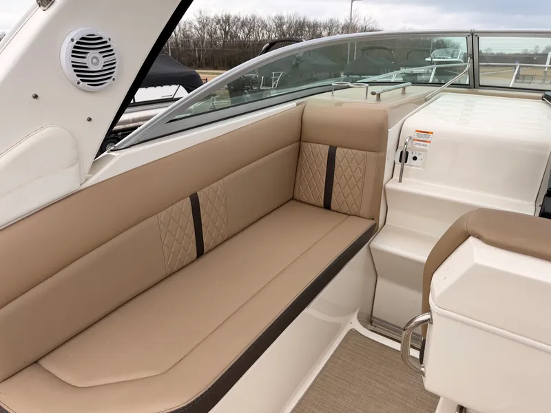 Slide: The Image of Sea Ray 260 SUNDANCER 2017 - 9