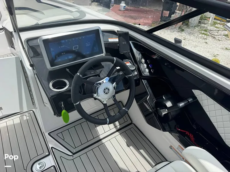 Slide: The Image of Yamaha 252S 2025 - 16639631