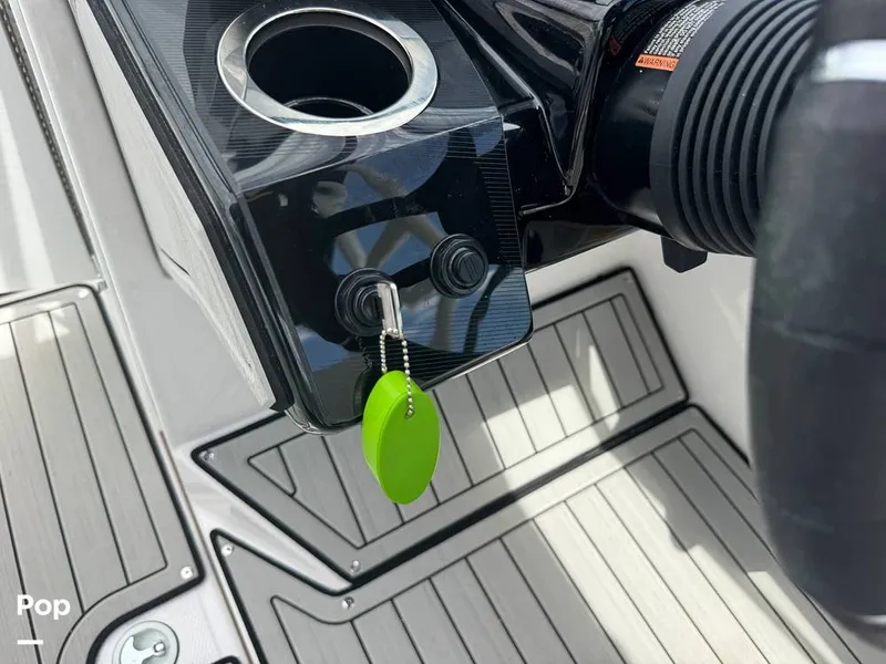 Slide: The Image of Yamaha 252S 2025 - 16639639