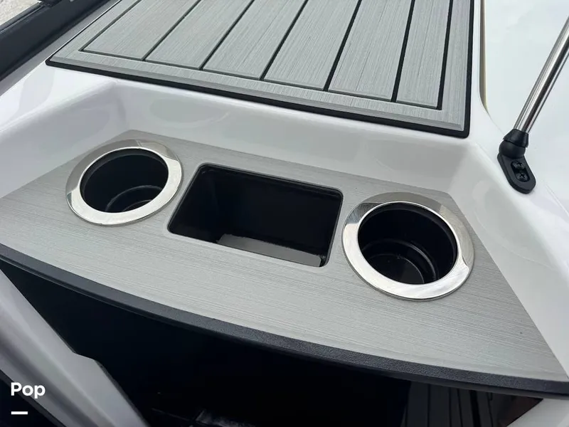 Slide: The Image of Yamaha 252S 2025 - 16639645