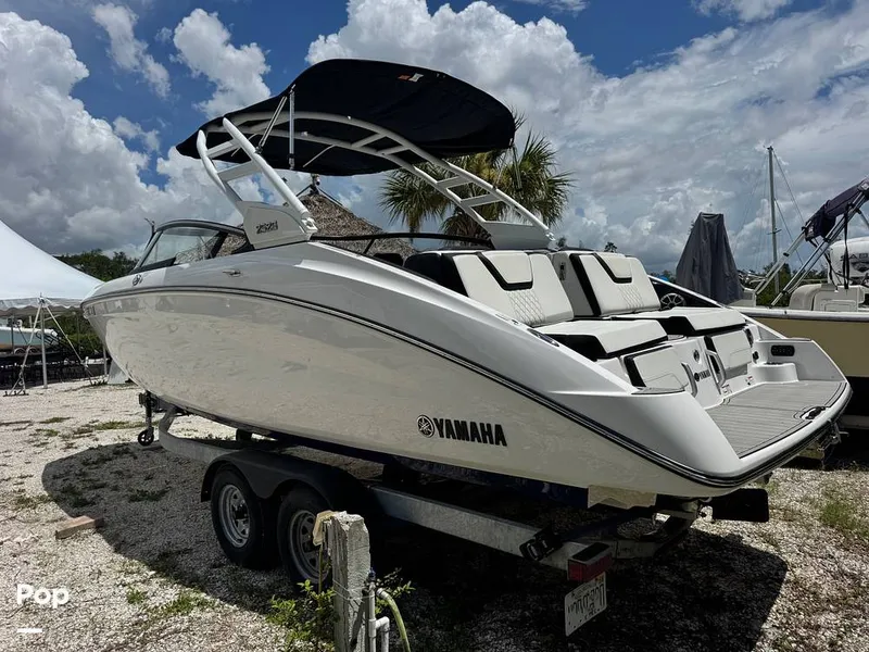 Slide: The Image of Yamaha 252S 2025 - 16639590