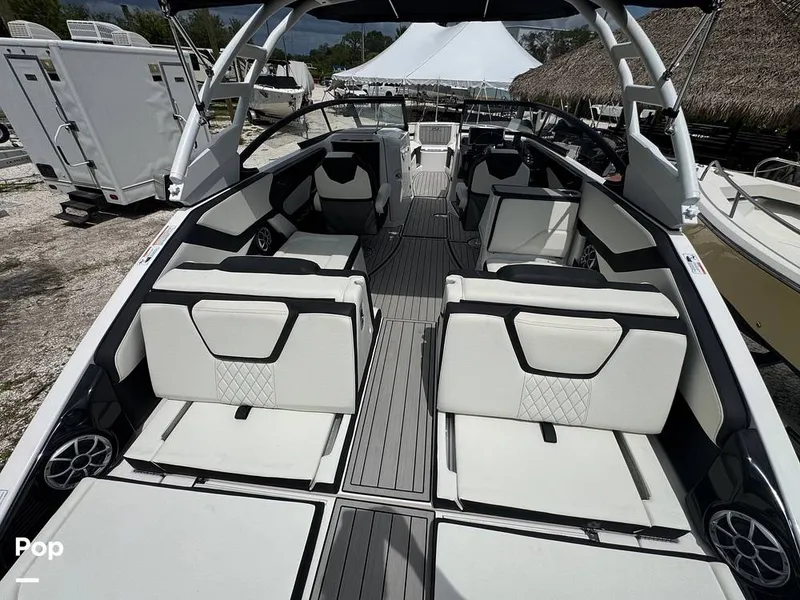 Slide: The Image of Yamaha 252S 2025 - 16639675