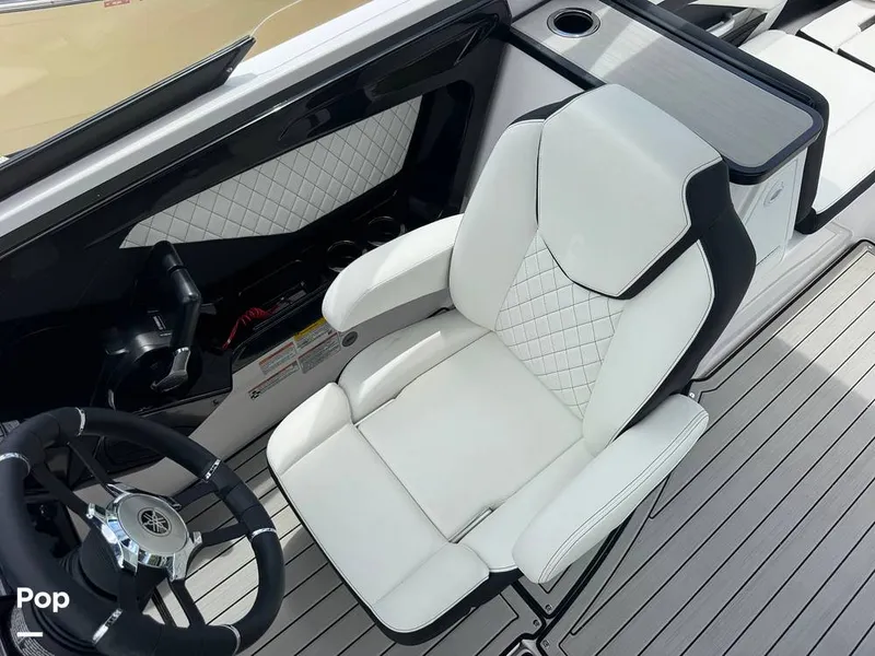 Slide: The Image of Yamaha 252S 2025 - 16639633