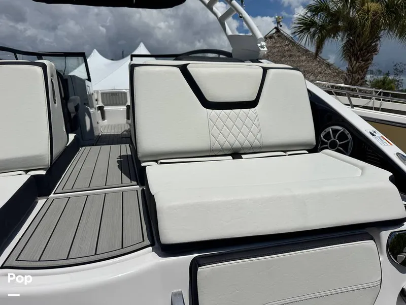 Slide: The Image of Yamaha 252S 2025 - 16639599