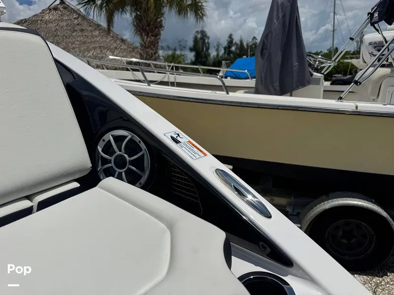Slide: The Image of Yamaha 252S 2025 - 16639600